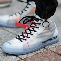 Salah satu sneakers kolobarasi yang paling dinantikan di 2018 adalah OFF-WHITE x Converse Chuck Taylor All Star. Virgil Abloh menginjeksikan sentuhan urban pada seri klasik Converse tersebut lewat permainan material transparan. (Foto: Dok. Highsnobiety)