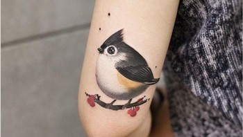 Burung yang berdiri di ranting pohon. (Foto: Brightside)