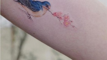 Tangan kamu bisa jadi cantik dengan gambar burung ini. (Foto: Brightside)