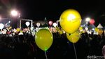 Foto: 1.500 Balon Tahun Baru Terbang di Candi Borobudur