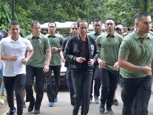 Awali 2019, Jokowi Jogging dan Sapa Warga di Kebun Raya Bogor