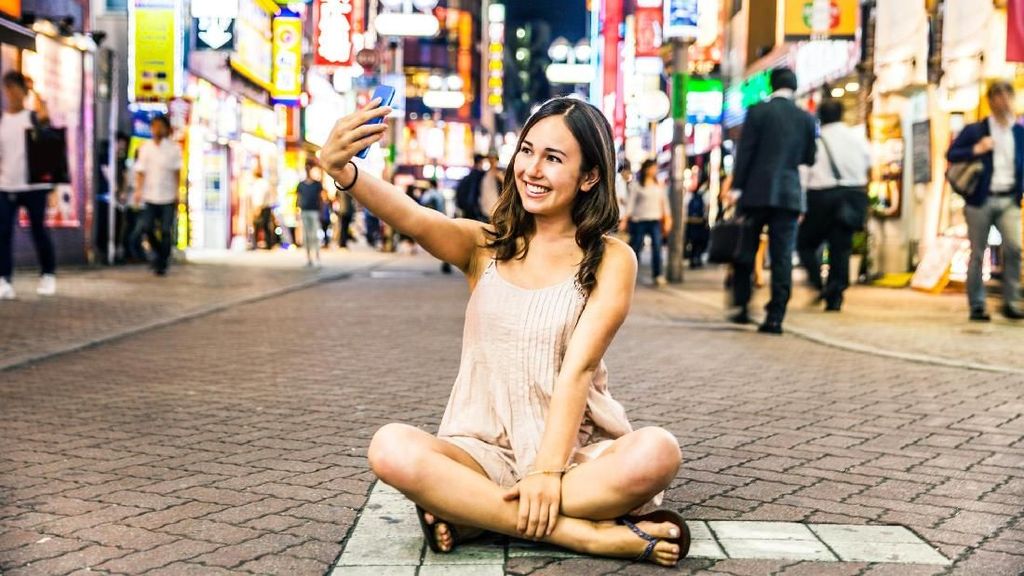 Ketahui Penyakit yang Mengintai Kamu Para Penggemar Selfie Ketahui Penyakit yang Mengintai Kamu Para Penggemar Selfie