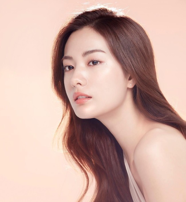 Im Jin-ah alias Nana, penyanyi dan aktris asal Korea Selatan kini menempati posisi enam. Sebelumnya, ia menjadi langganan juara di daftar yang dirilis TC Candler ini setiap tahun. Termasuk di 2015 dan 2016. Foto: Dok. Instagram