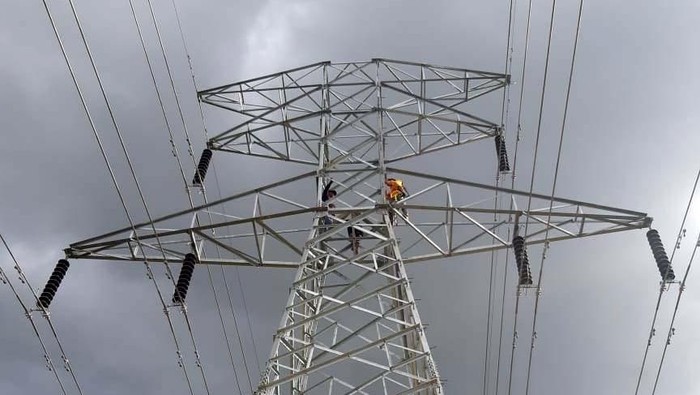 Di penghujung tahun 2018, PLN berhasil menyelesaikan dan mengoperasikan setidaknya tiga proyek transmisi kelistrikan di Sumatera.