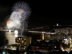 Warna-warni Kembang Api di Malam Pergantian Tahun