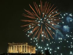 Warna-warni Kembang Api di Malam Pergantian Tahun