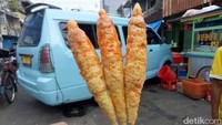 Sostel hingga telur gulung kembali hits di tahun 2018. Sostel alias telur berbentuk sosis ini makin marak dijual. Bentuknya lonjong dan dinikmati bersama dengan saus dan mayonnaise. Nyam! Foto: Istimewa