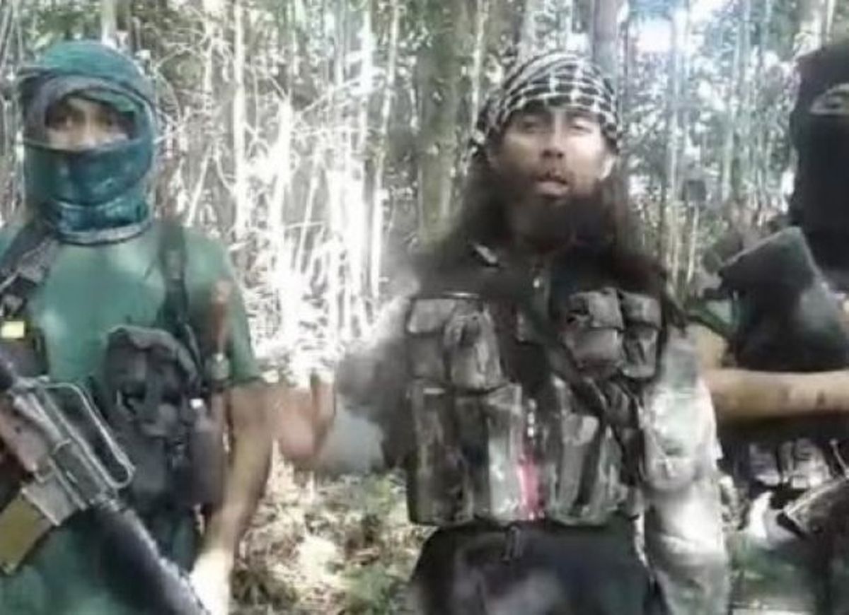 Omskdagi mobil veb-kamerada qizlarni onanizm