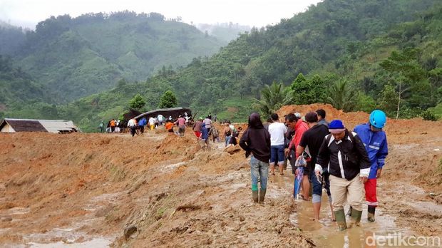 Penampakan Kampung Adat Sukabumi Terkubur Longsor - detikNews