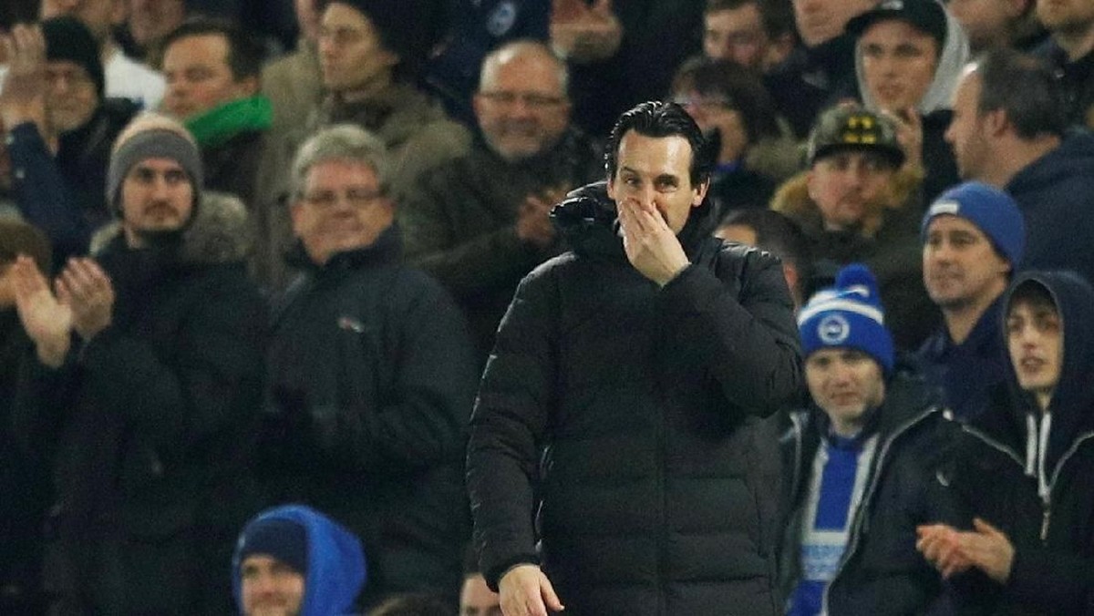 Unai Emery didenda FA Rp146 juta karena menendang botol (Peter Nicholls/Reuters)