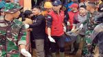 Ratapan Pilu Keluarga Korban Longsor Sukabumi