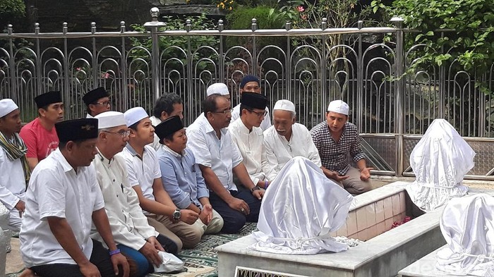 Ziarah Makam, Sandiaga Ingin Teladani Sifat Sunan Ampel