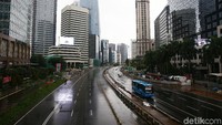 Bus TransJakarta beroperasi normal.