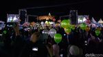 Foto: 1.500 Balon Tahun Baru Terbang di Candi Borobudur