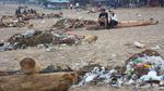 Jorok! Sampah Perayaan Malam Tahun Baru Menumpuk di Pantai Kuta
