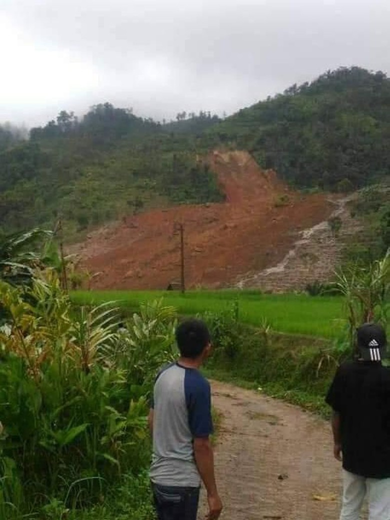 Terdengar Erangan, Tim Lanjut Cari Korban Longsor Kampung Adat Sukabumi