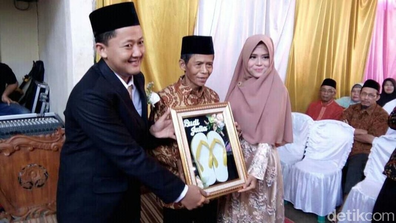 Souvenir Pernikahan Eksklusif Souvenir Pernikahan Elegan Souvenir Pernikahan Eksklusif Souvenir Pernikahan Elegan