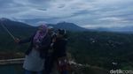 Selamat Tahun Baru Dari Matahari Kota Bandung yang Malu-malu