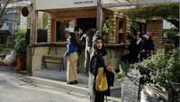 Gya nggak melewatkan mampir ke Onibus Coffee saat di Jepang. Cicip apa ya Gya di sini? Foto: Instagram gyaps