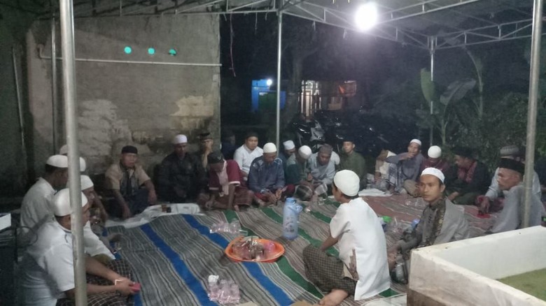 Keluarga dan Warga Gelar Doa Bersama di Rumah Bripka Matheus