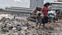 Menurut BPS berdasarkan data pada Maret lalu, angka kemiskinan menjadi satu digit, yakni 9,82%.