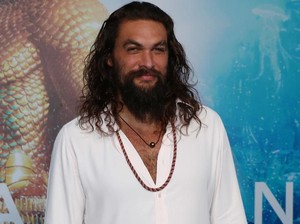 Jason Momoa Ditabrak Pemotor di California