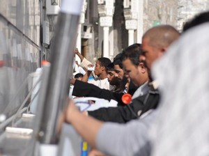Saudi Siapkan 2,2 Juta Botol Air Zamzam untuk Jemaah Selama Ramadan