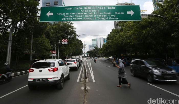 Perpanjangan Ganjil-genap Paksa Warga Ngebis