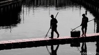 Begini kondisi terkini di Kali Sentiong pasca serbuan busa tebal.