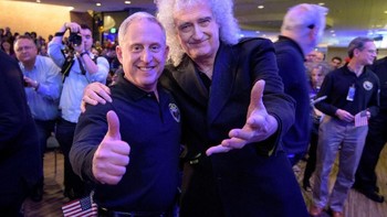 Kesuksesan NASA dimeriahkan oleh kedatangan gitaris Queen, Brian May. Foto: flickr/nasahqphoto
