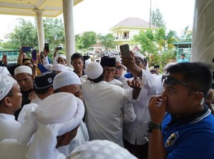 Disambut Santri di Sampang, Sandiaga: Mator Sakalangkong