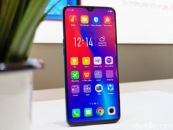 Unboxing Oppo R17 Pro, Menawan dari Berbagai Sisi