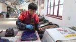 Foto: Desa Pembuat Kertas Tahun Baru Imlek yang Legendaris di China