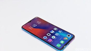 Layar ponsel ini berukuran 6,4 inch dengan resolusi Full HD+. Foto: Adi Fida Rahman/detikINET