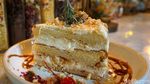 Crispy Rice Tuna dan Cake Tolak Angin di Kafe Hits Tema Kebun