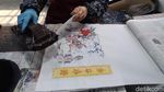 Foto: Desa Pembuat Kertas Tahun Baru Imlek yang Legendaris di China