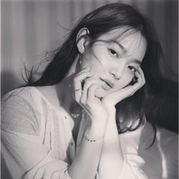 Sejak saat itu, lawan main Lee Seung Gi di drama My Girl Friend Is Gumiho ini kebanjiran jadi model iklan. Ia pernah menjadi bagian dari model untuk produk LG, Giordano, Calvin Klein, dan berbagai produk kosmetik. Foto: Instagram @illusomina
