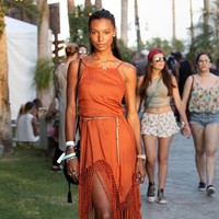 Jasmine Tookes, supermodel asal Amerika Serikat menempati urutan ke-9. Jasmine merupakan salah satu Angel kenamaan Victoria Secret sebelum dipensiunkan. Wanita cantik berumur 30 tahun ini memiliki darah campuran Eropa, Afrika, Brasil, dan India Barat. Foto: Getty Images