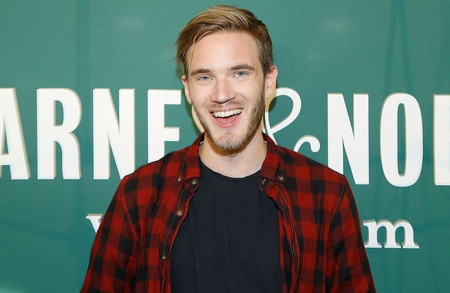 Urutan empat ditempati Felix Kjellberg alias PewDiePie. Pria asal Swedia ini merupakan bintang YouTube dengan subscriber terbanyak mencapai 79 juta. Sempat menuai kontroversi karena komentar bernada rasisme di salah satu video-nya, tak menyurutkan tim TC Candler untuk menempatkannya di posisi 10 teratas dalam daftar. Foto: Getty Images