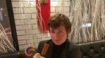 Pesona Ansel Elgort, Aktor Tampan yang Gemar Kulineran dan Masak