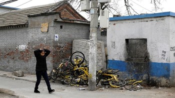 Kabar terbaru semakin buruk. Dokumen pengadilan menyebutkan, Ofo terbelit utang USD 36 juta atau di kisaran Rp 508 miliar pembuat sepeda Tianjin Fuji-Ta Bycicle Co yang dulu memasok sepeda pada mereka. Karena gagal bayar, Ofo diadukan ke pengadilan Tianjin. Foto: Reuters