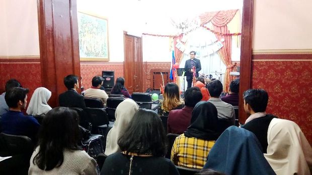 Lasro Simbolon, Wakil Kepala Perwakilan KBRI Moskow dalam pertemuan Temu Masyarakat Indonesia di Rusia menyambut tahun 2019 di KBRI Moskow, 31 Desember 2018.
