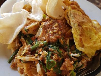 Mulai Pola Makan Sehat dengan Sarapan Lotek yang Gurih Segar