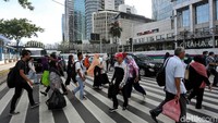 Sejumlah kantor dan instansi pendidikan mulai kembali beraktivitas normal usai libur Natal dan tahun baru 2019.