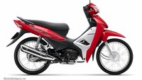 Pembaruan lain ada di sektor ban. Jika sebelumnya Wave Alpha pakai kombinasi ban 70/90-17 M, sekarang bannya diperbesar menjadi 80/90-17 M. Foto: Motosaigon