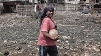 Salah satu syaratnya adalah program-program sosial seperti Program Keluarga Harapan (PKH) dijalankan dengan komitmen dan disiplin tinggi. 