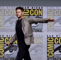 Nomor sembilan kembali ditempati oleh aktor Amerika Serikat. Ada Jensen Ackles yang masuk dalam daftar 100 Pria Tertampan Sedunia di 2018. Jensen Ackles populer lewat serial TV bergendre horror-fantasi, Supernatural. Foto: Getty Images