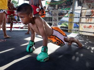 Kerasnya Latihan Fisik Petarung Muay Thai Anak di Thailand