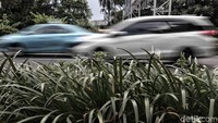Walaupun tak ada perubahan rute, dalam Pergub baru ini tak memuat tanggal berakhirnya pemberlakuan ganjil genap. Pergub itu pun akan terus direview tiap 3 bulan tanpa adanya penetapan kapan akan berakhir.