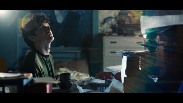 Kenalan dengan Pemain 'Black Mirror: Bandersnatch' 